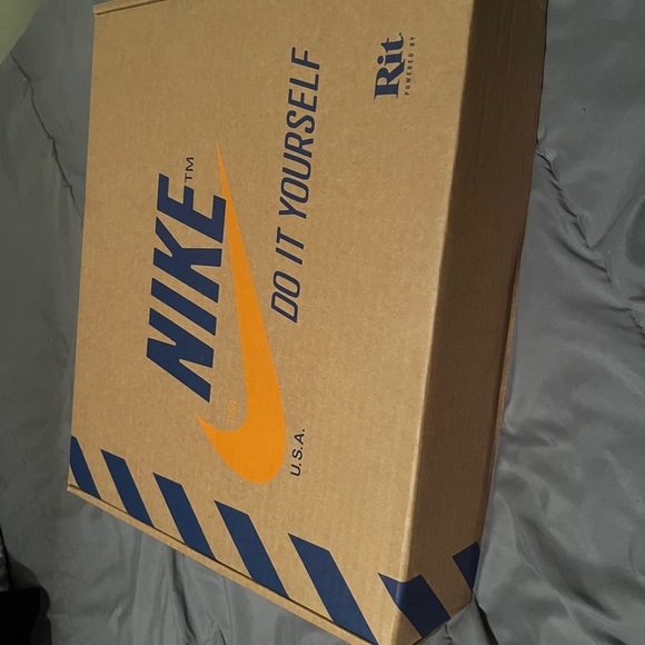 Nike × Rit
Do It Yourself Apparel
Collection - Picture 4 of 7
